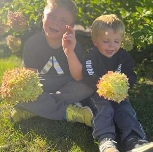 Meet your Posher, Toni